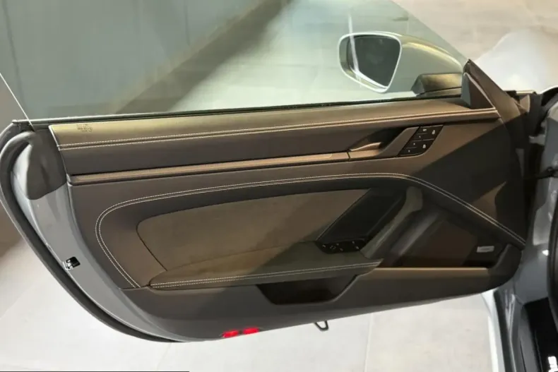 Porsche 992 din 2024 cu 19.900 km - oferta POR227015 - foto 18