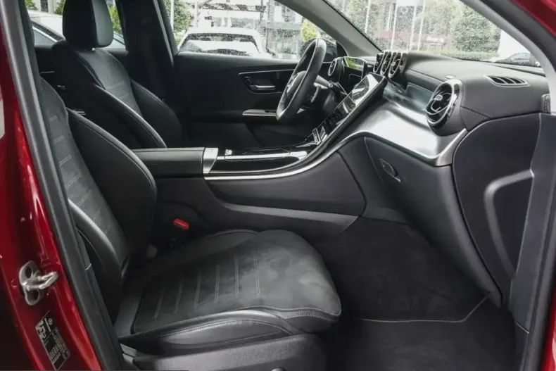 Mercedes-Benz GLC 300 (Clasa GLC) din 2025 cu 11.868 km - oferta MER227022 - foto 8