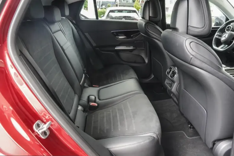 Mercedes-Benz GLC 300 (Clasa GLC) din 2025 cu 11.868 km - oferta MER227022 - foto 9