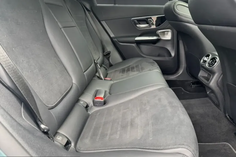 Mercedes-Benz GLC 300 (Clasa GLC) din 2025 cu 14.800 km - oferta MER227023 - foto 4