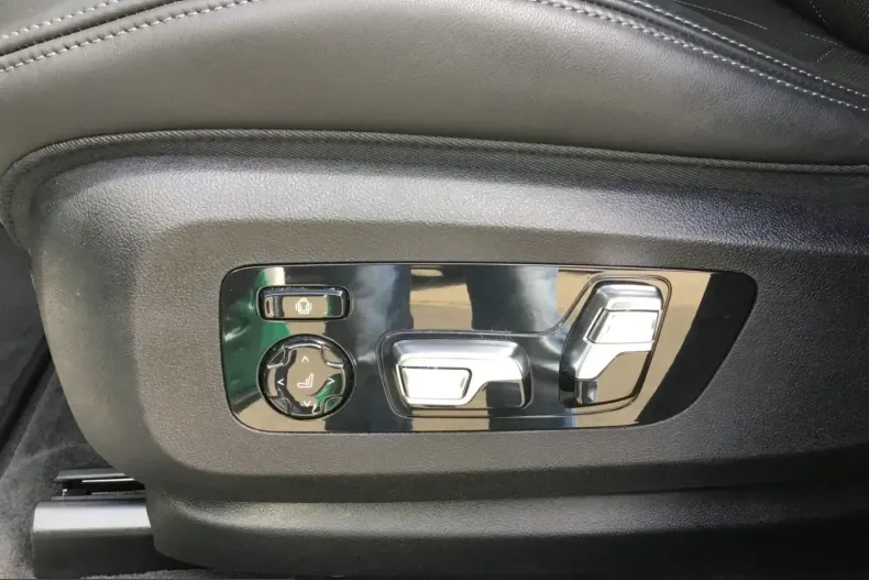BMW XM (Seria X) din 2025 cu 20.903 km - oferta BMW227029 - foto 14