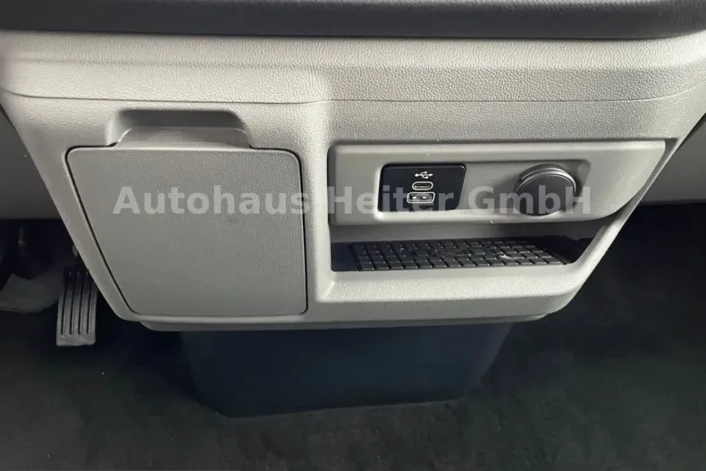 Ford Tourneo Custom din 2024 cu 23.200 km - oferta FOR227048 - foto 34