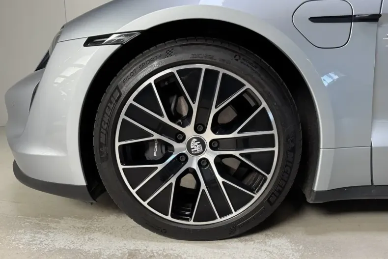 Porsche Taycan din 2021 cu 31.421 km - oferta POR227052 - foto 7