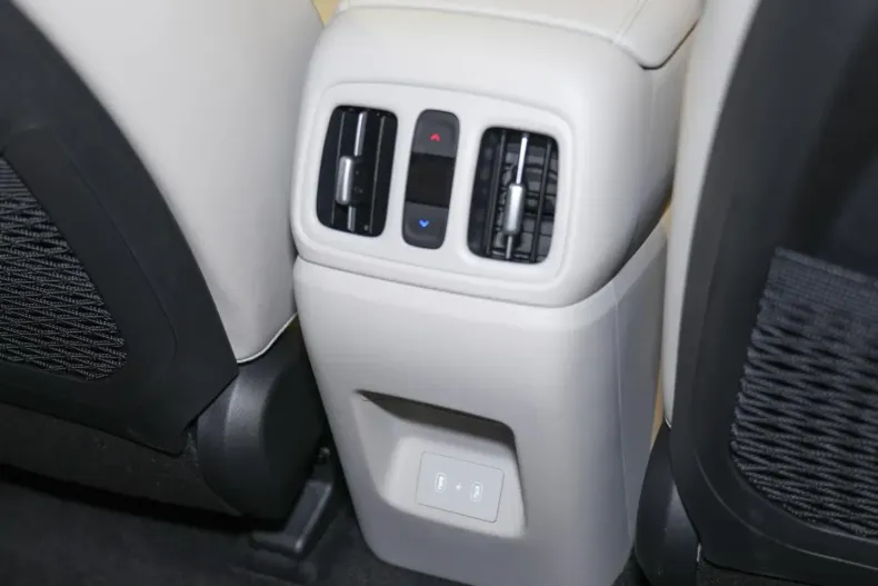 Hyundai Tucson din 2025 cu 7.247 km - oferta HYU227053 - foto 18