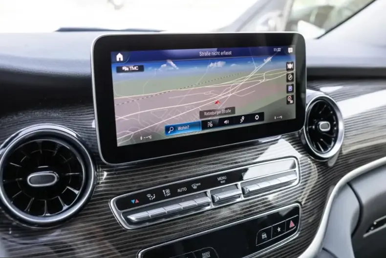 Mercedes-Benz V 300 (Clasa V) din 2023 cu 42.020 km - oferta MER227078 - foto 11