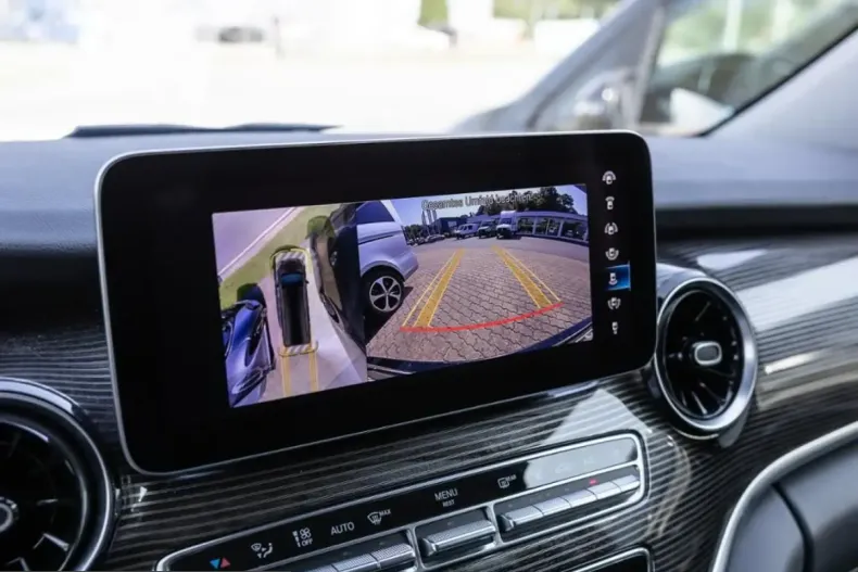 Mercedes-Benz V 300 (Clasa V) din 2023 cu 42.020 km - oferta MER227078 - foto 14