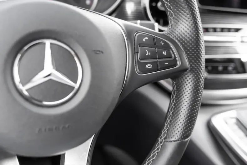 Mercedes-Benz V 300 (Clasa V) din 2023 cu 42.020 km - oferta MER227078 - foto 16