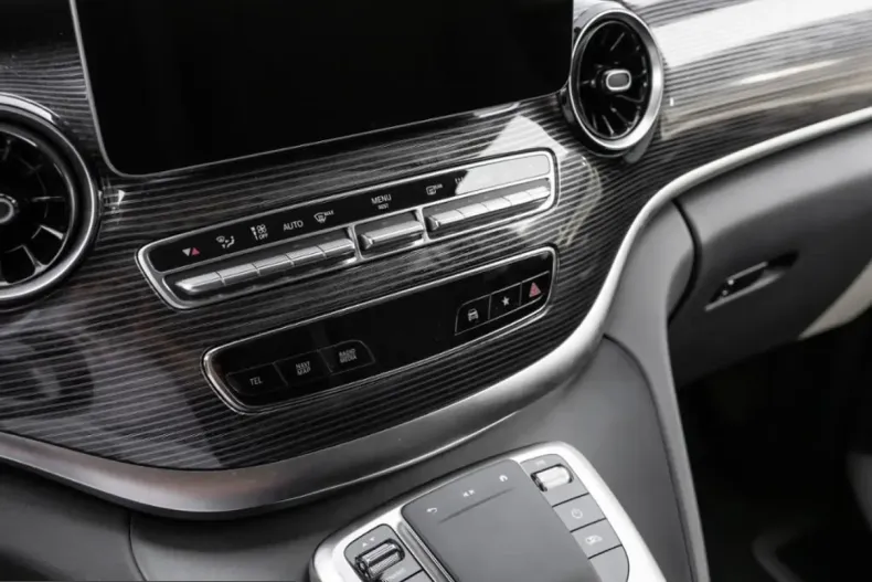 Mercedes-Benz V 300 (Clasa V) din 2023 cu 42.020 km - oferta MER227078 - foto 17