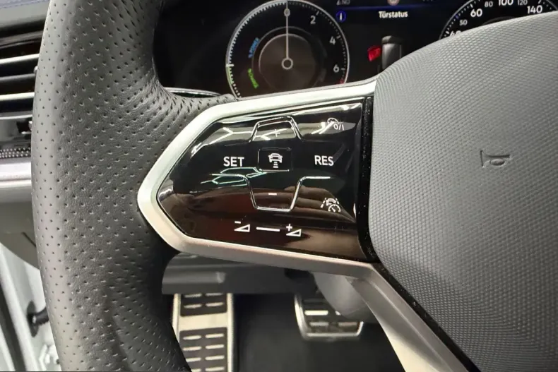 Volkswagen Touareg din 2023 cu 26.000 km - oferta VOL227083 - foto 12