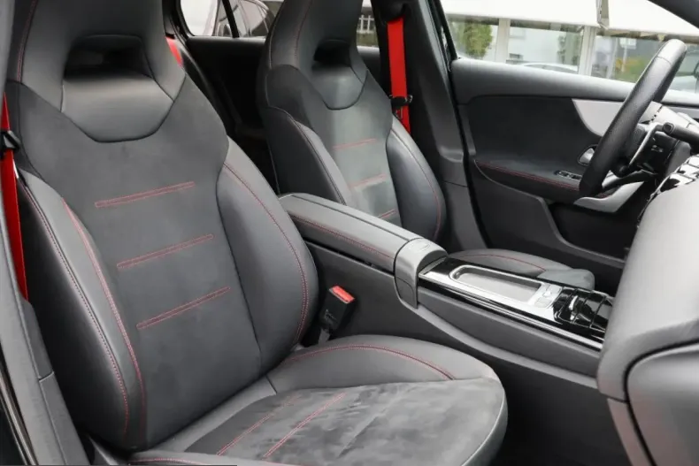 Mercedes-Benz A 35 AMG (Clasa A) din 2024 cu 19.987 km - oferta MER227092 - foto 6
