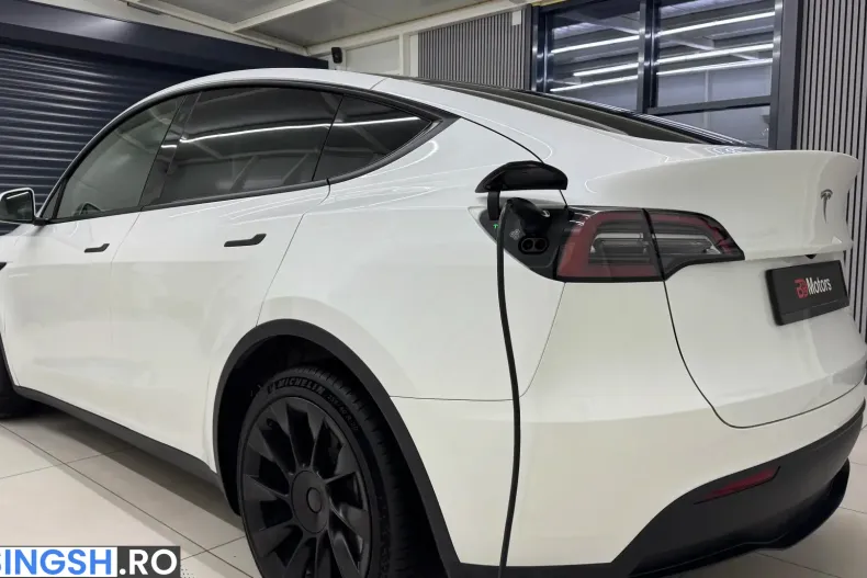 Tesla Model Y din 2023 cu 56.020 km - oferta TES227099 - foto 3