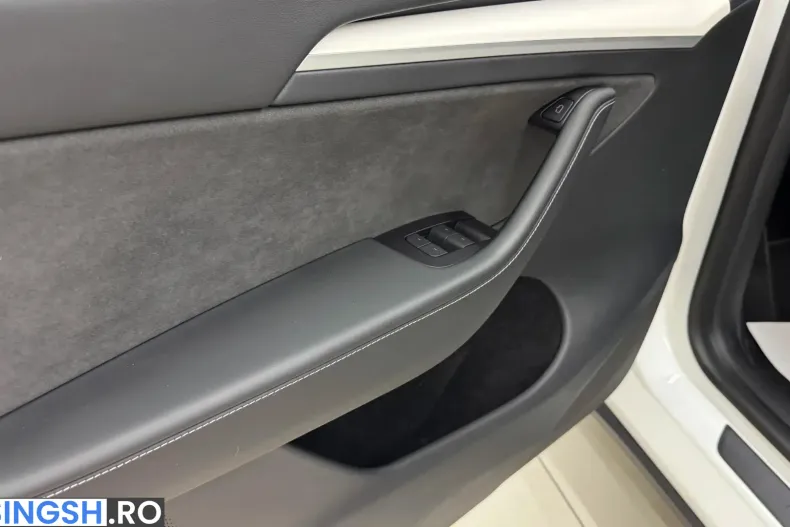 Tesla Model Y din 2023 cu 56.020 km - oferta TES227099 - foto 14