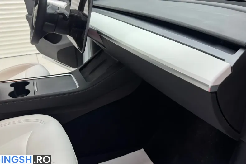 Tesla Model Y din 2023 cu 56.020 km - oferta TES227099 - foto 25