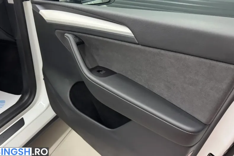 Tesla Model Y din 2023 cu 56.020 km - oferta TES227099 - foto 26