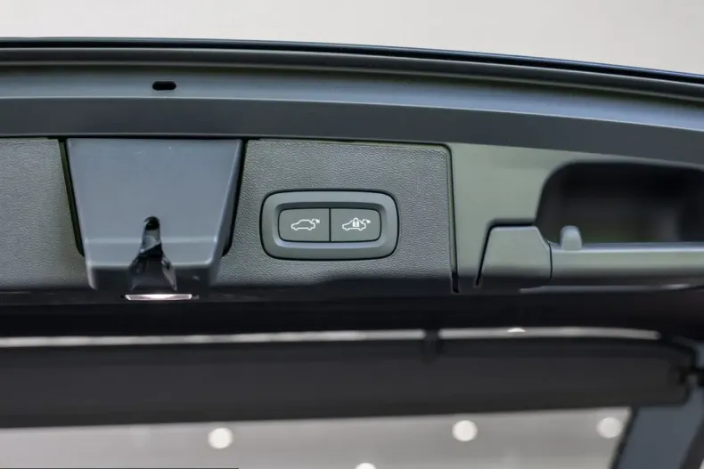 Volvo XC60 din 2025 cu 10.849 km - oferta VOL227100 - foto 10