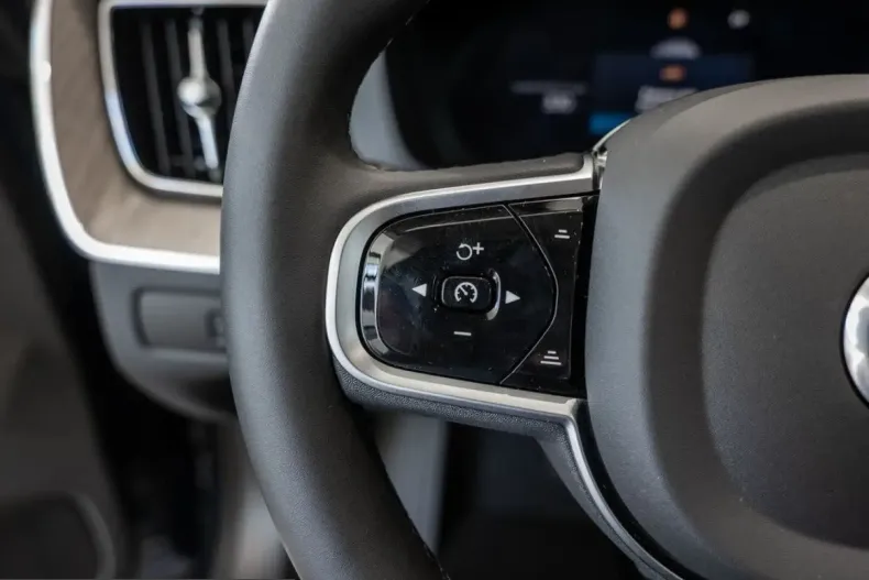 Volvo XC60 din 2025 cu 10.849 km - oferta VOL227100 - foto 18