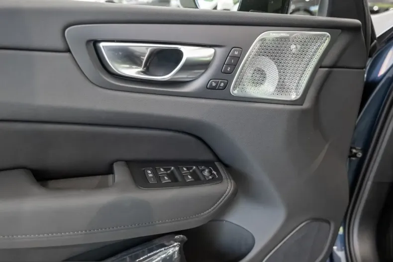 Volvo XC60 din 2025 cu 10.849 km - oferta VOL227100 - foto 22