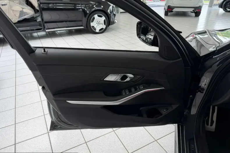 BMW M340i (Seria 3) din 2025 cu 17.269 km - oferta BMW227106 - foto 9