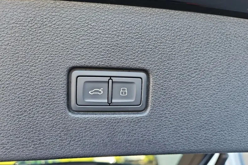 Audi Q8 din 2023 cu 63.830 km - oferta AUD227117 - foto 16