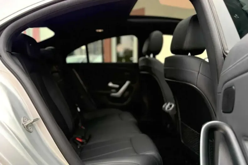 Mercedes-Benz CLA 200 (Clasa CLA) din 2021 cu 70.000 km - oferta MER227123 - foto 18