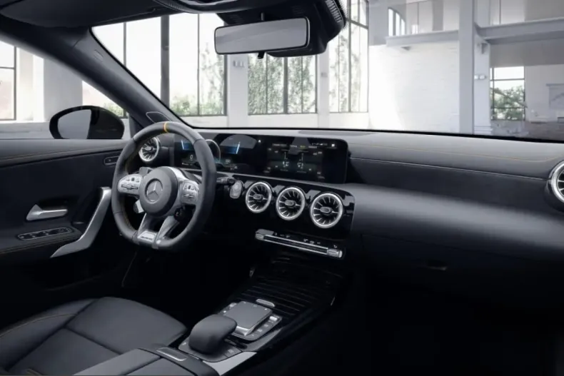 Mercedes-Benz CLA 45 AMG (Clasa CLA) din 2023 cu 31.840 km - oferta MER227130 - foto 9