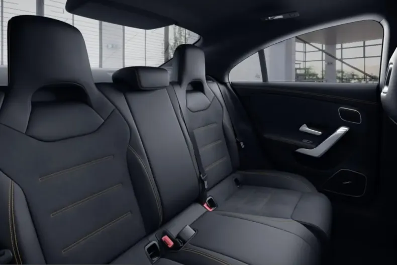 Mercedes-Benz CLA 45 AMG (Clasa CLA) din 2023 cu 31.840 km - oferta MER227130 - foto 10