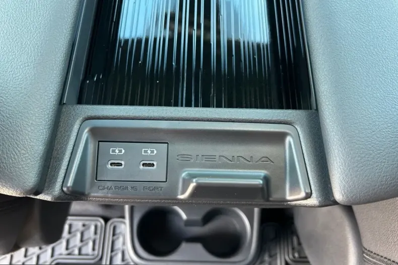 Toyota Sienna din 2025 cu 7.000 km - oferta TOY227141 - foto 25