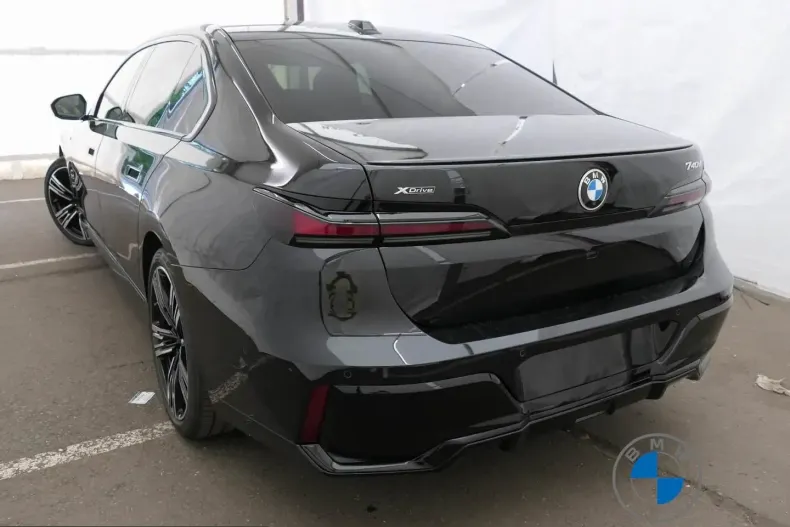 BMW 740 (Seria 7) din 2025 cu 19.423 km - oferta BMW227154 - foto 3