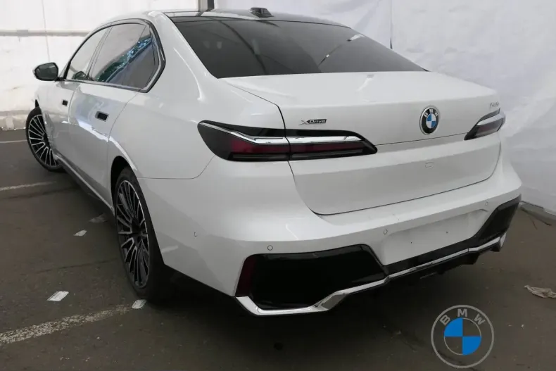 BMW 740 (Seria 7) din 2025 cu 18.700 km - oferta BMW227155 - foto 3