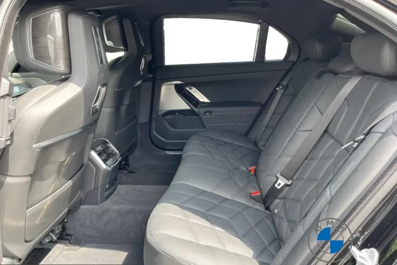 BMW 740 (Seria 7) din 2025 cu 17.023 km - oferta BMW227156 - foto 14