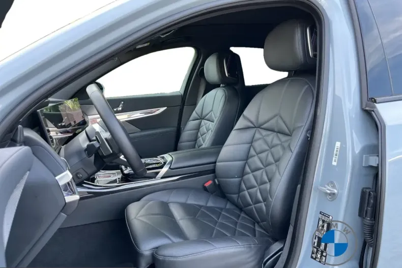 BMW 740 (Seria 7) din 2025 cu 8.618 km - oferta BMW227157 - foto 10