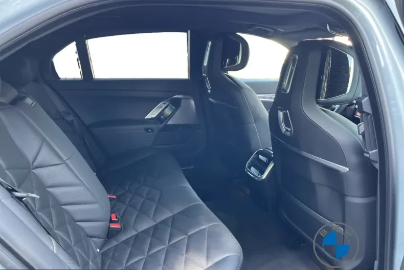 BMW 740 (Seria 7) din 2025 cu 8.618 km - oferta BMW227157 - foto 17