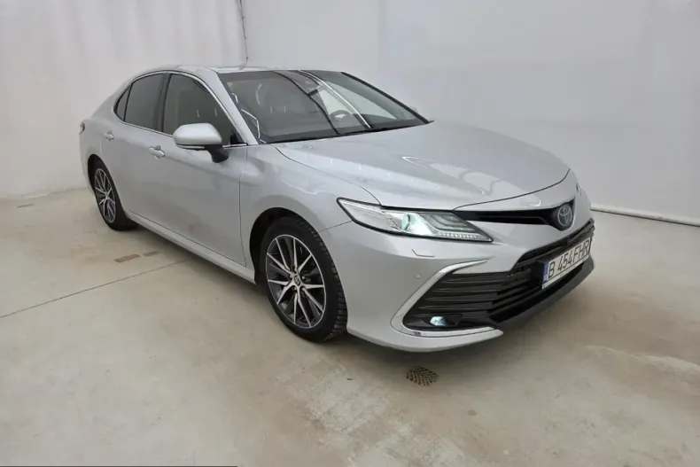 Toyota Camry din 2023 cu 36.805 km - oferta TOY227158 - foto 2