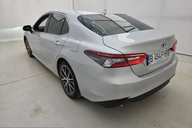 Toyota Camry din 2023 cu 36.805 km - oferta TOY227158 - foto 4