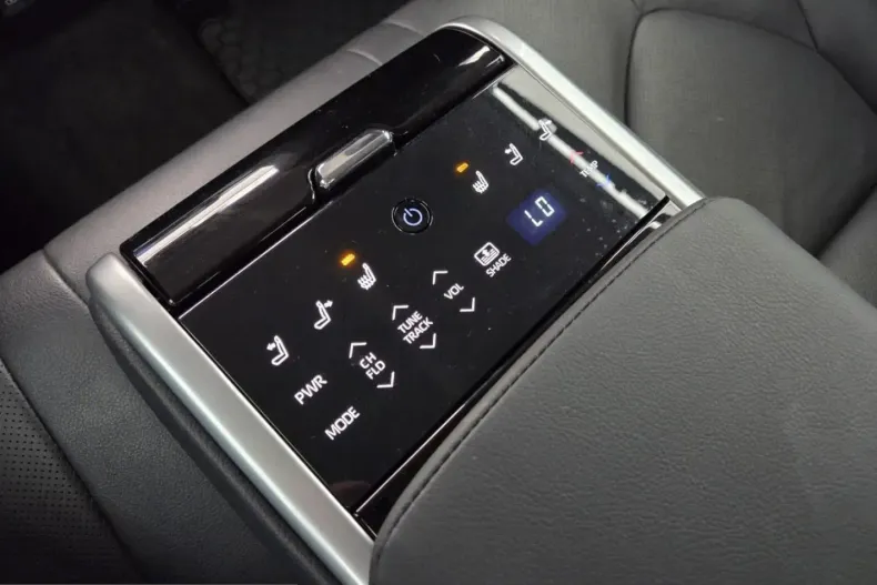 Toyota Camry din 2023 cu 36.805 km - oferta TOY227158 - foto 11