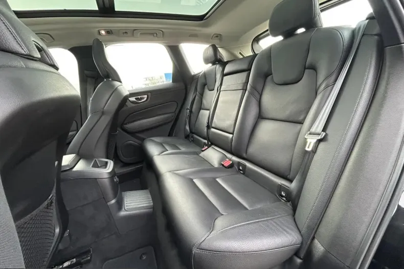 Volvo XC60 din 2022 cu 84.475 km - oferta VOL227159 - foto 14