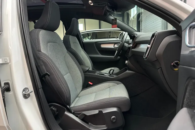 Volvo XC40 din 2022 cu 136.051 km - oferta VOL227202 - foto 26