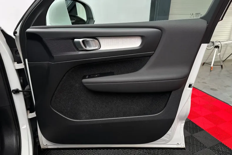Volvo XC40 din 2022 cu 136.051 km - oferta VOL227202 - foto 27
