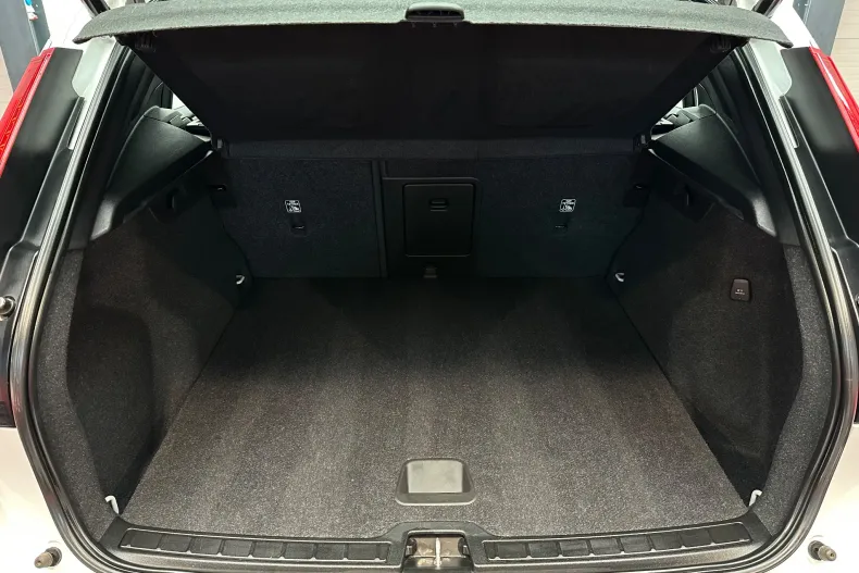 Volvo XC40 din 2022 cu 136.051 km - oferta VOL227202 - foto 31