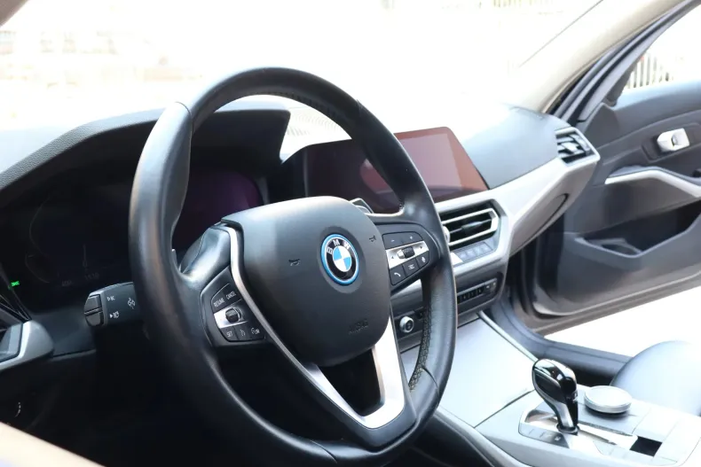 BMW 330e (Seria 3) din 2022 cu 112.700 km - oferta BMW227205 - foto 14