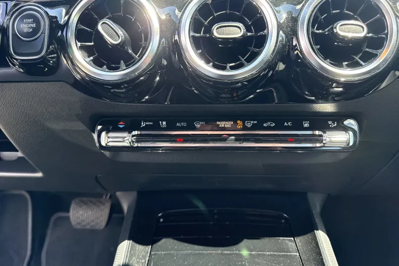 Mercedes-Benz GLA (Clasa GLA) din 2021 cu 118.421 km - oferta MER227209 - foto 18