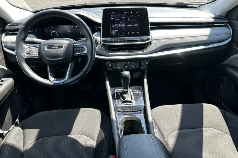 Jeep Compass din 2023 cu 51.608 km - oferta JEE227213 - foto 9