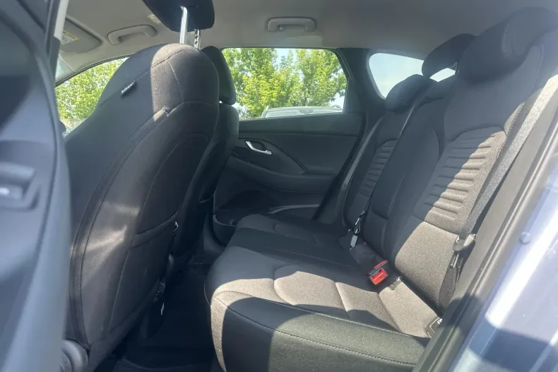 Hyundai i30 din 2024 cu 13.420 km - oferta HYU227216 - foto 12