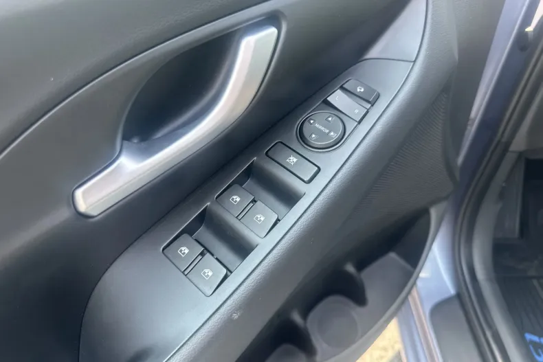 Hyundai i30 din 2024 cu 13.420 km - oferta HYU227216 - foto 14