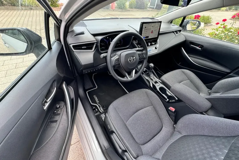 Toyota Corolla din 2026 cu 3.750 km - oferta TOY227236 - foto 23