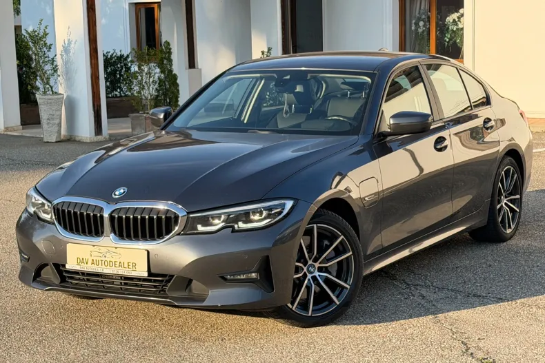 BMW 330e (Seria 3) din 2022 cu 143.000 km - oferta BMW227240 - foto 2