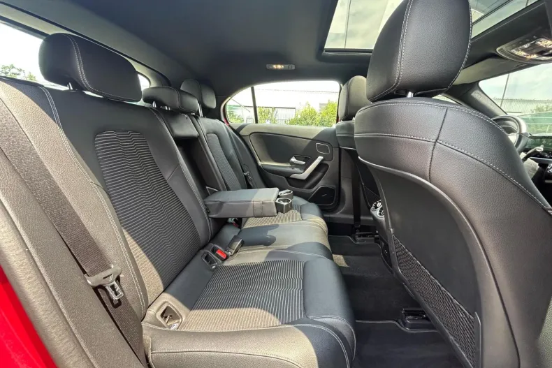 Mercedes-Benz A 200 (Clasa A) din 2020 cu 22.206 km - oferta MER227250 - foto 20