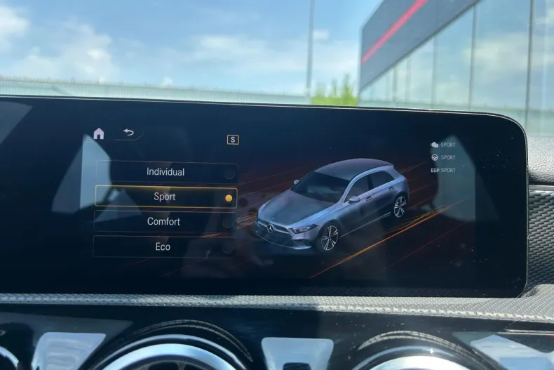 Mercedes-Benz A 200 (Clasa A) din 2020 cu 22.206 km - oferta MER227250 - foto 29