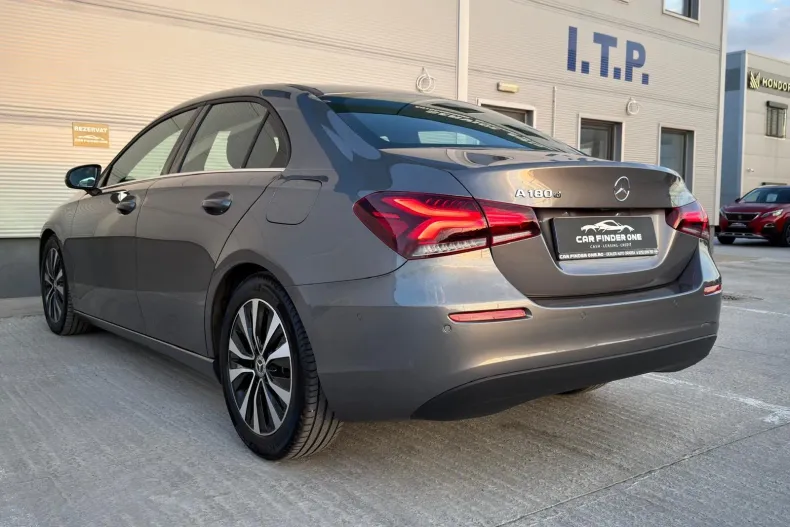 Mercedes-Benz A 180 (Clasa A) din 2021 cu 107.733 km - oferta MER227285 - foto 3