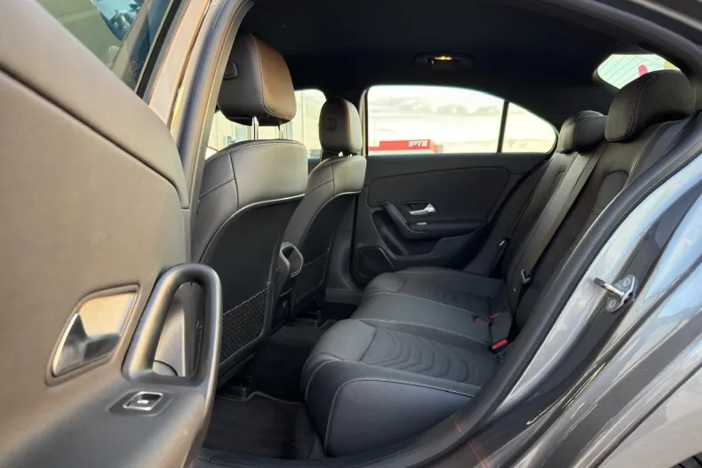 Mercedes-Benz A 180 (Clasa A) din 2021 cu 107.733 km - oferta MER227285 - foto 10